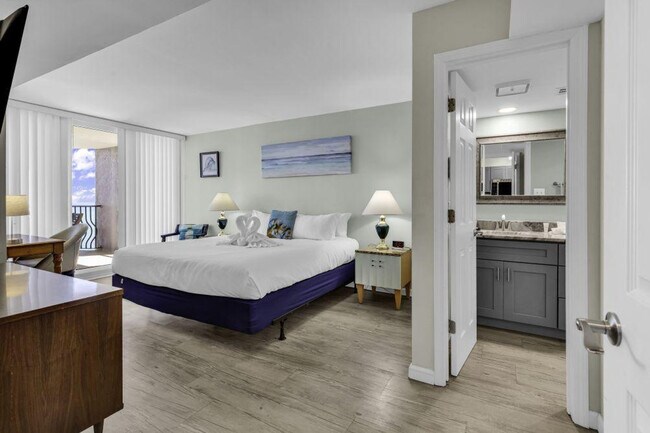 Building Photo - 2500 N Ocean Blvd