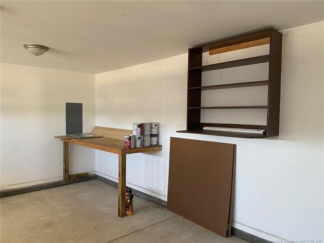 Building Photo - 2104 St Nicholas Dr
