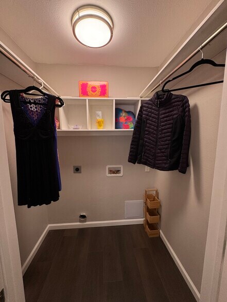 Building Photo - 4512 Amesbury Dr