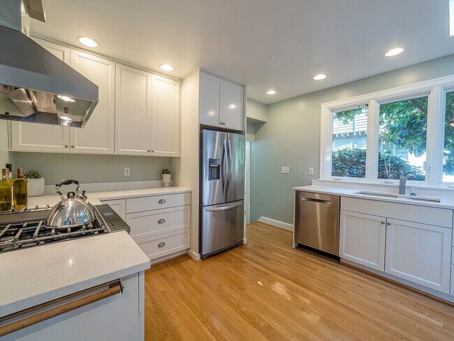 Building Photo - Breathtaking Elliott Bay Views & Sunset Serenity—Steps to Alki Beach!