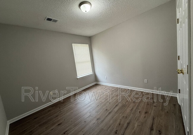 Building Photo - 7986 Marsha Woods Dr