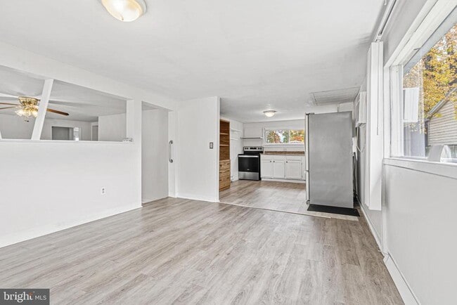 Building Photo - 1915 Rettman Ln