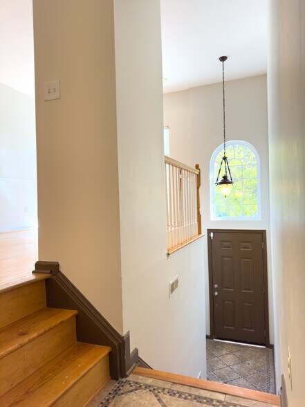 Building Photo - 8010 Pennington Dr