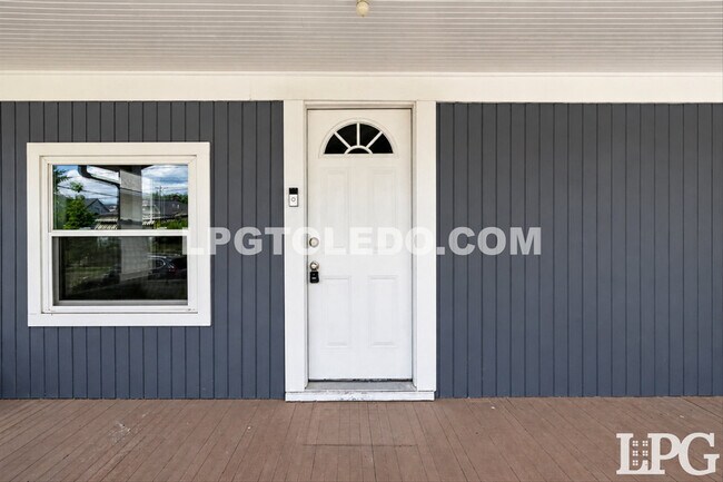 Building Photo - 544 Woodsdale Ave
