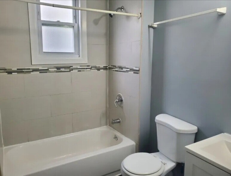 Building Photo - 64 Schuyler Ave