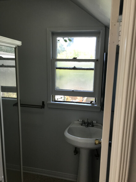 Bathroom - 2966 Hyperion Ave