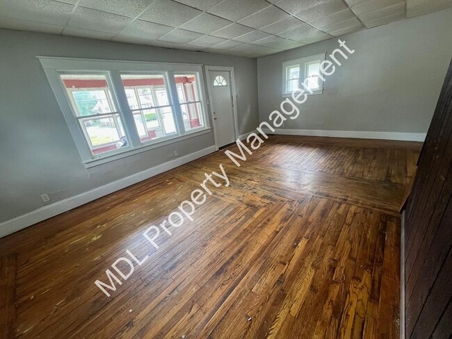 Building Photo - Charming 3 bedroom 2 bath