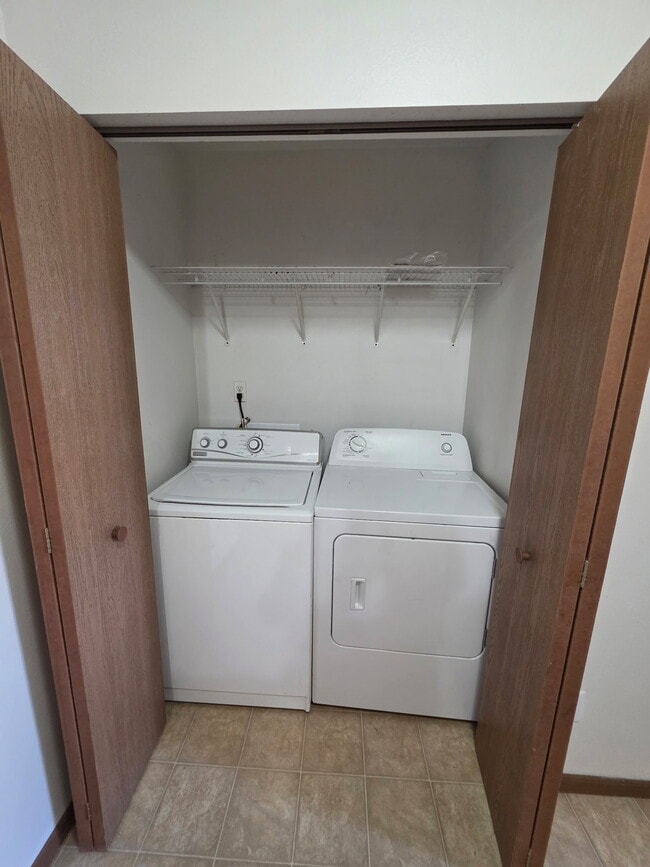 Building Photo - 230 S Dubuque St