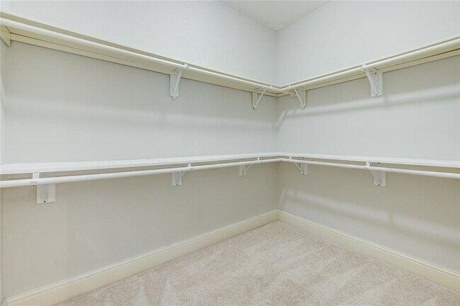 Building Photo - 3805 Shelby Cir
