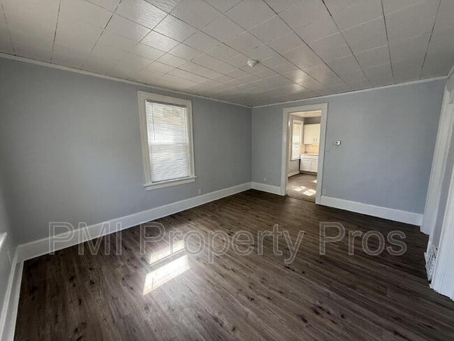 Building Photo - 2853 N Booth St
