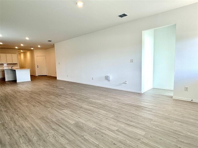 Building Photo - 289 Sormonne Lp