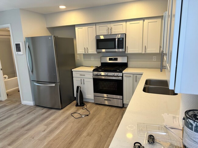 Building Photo - Remodeled 1 bedroom in IB