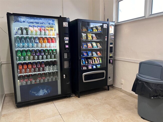 Building Photo - 4250 Galt Ocean Dr