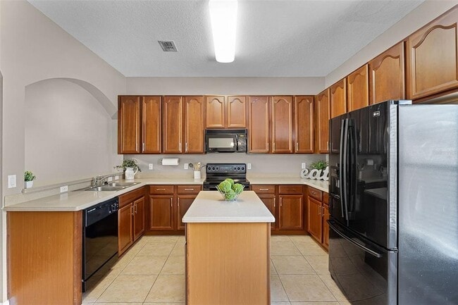 Building Photo - 16064 Old Ash Loop