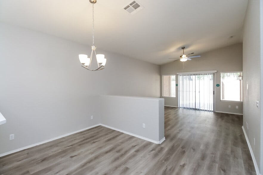 Building Photo - 84 S Laveen Pl