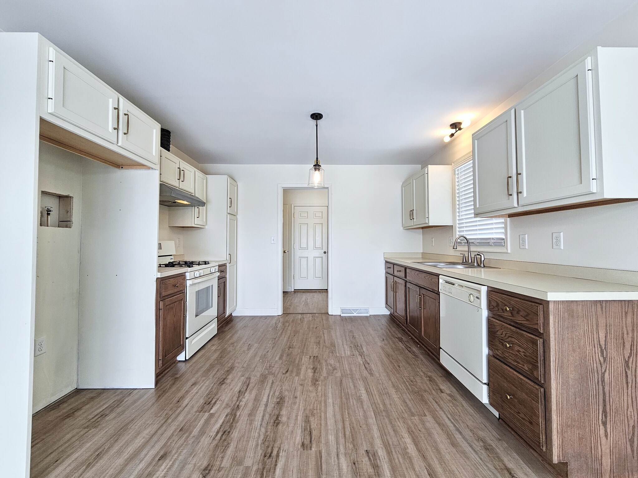 Building Photo - 13 Overlook Ln