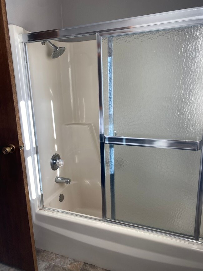 Building Photo - Beautiful, Spacious 3 bed Condo for Rent