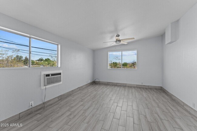 Building Photo - 692 W Wickenburg Way