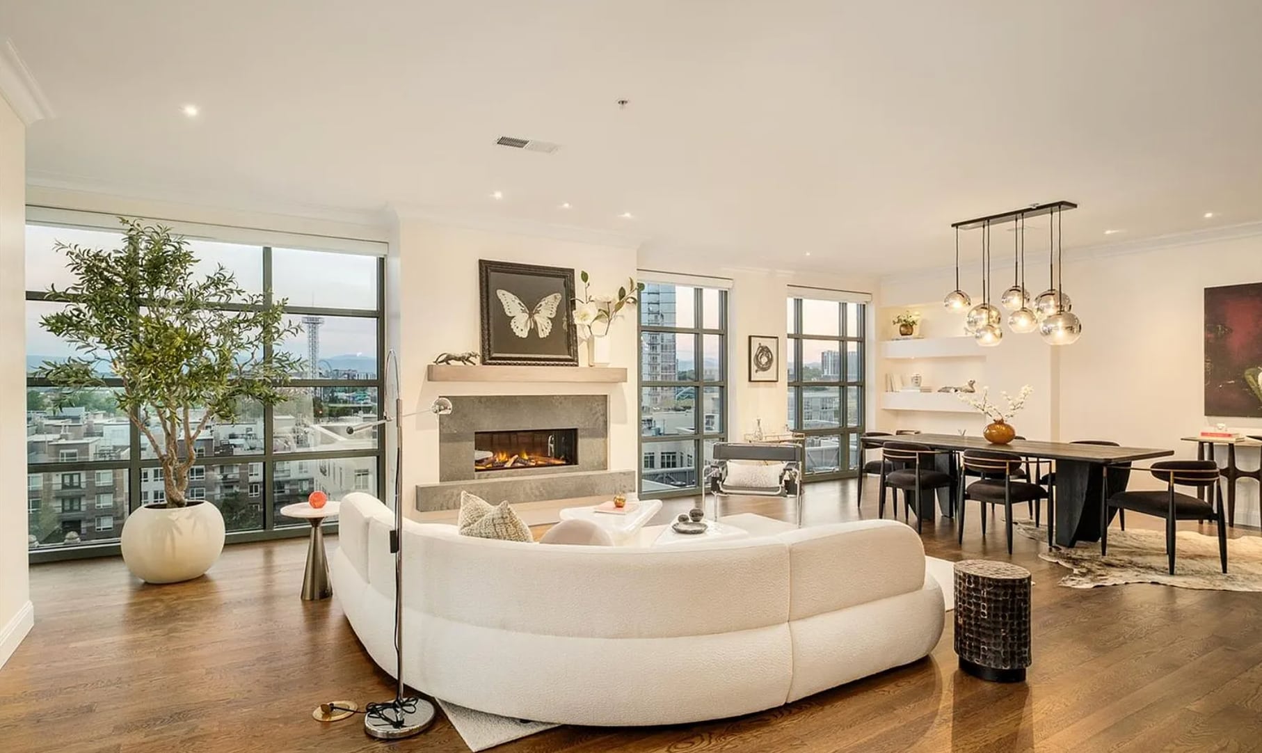 Building Photo - 1590 Little Raven St