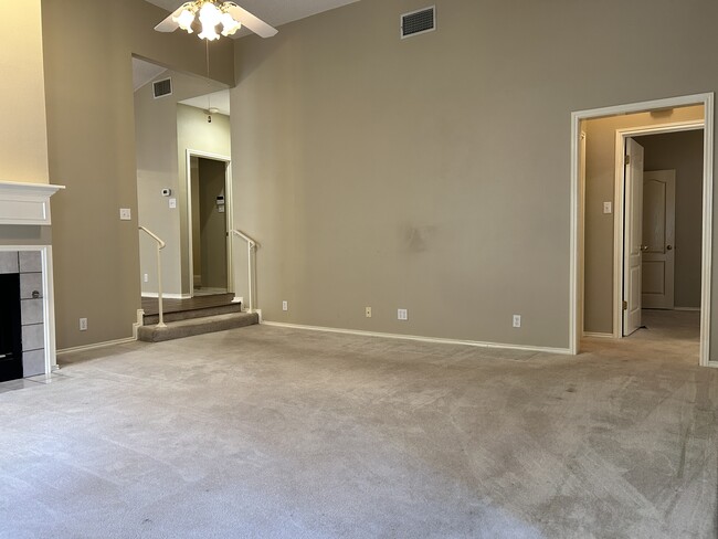 Building Photo - 5706 Quail Crown