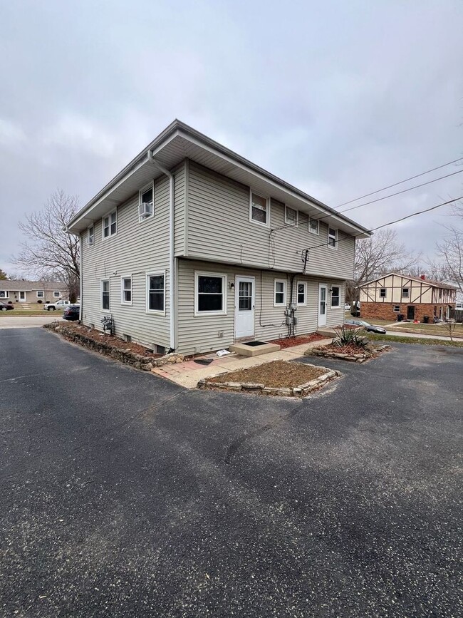 Primary Photo - 2018-2020 S Grand Ave. (Duplex)