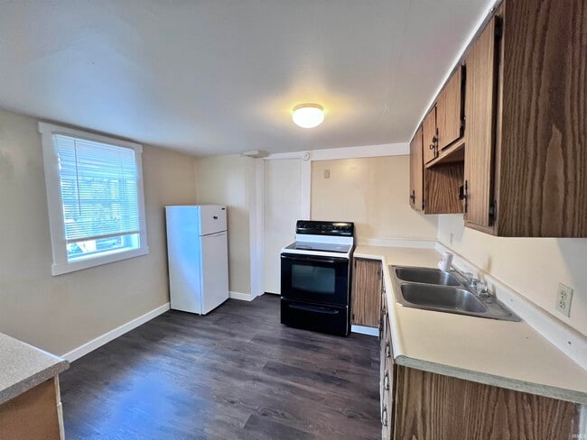 Building Photo - 1118-B 17th St