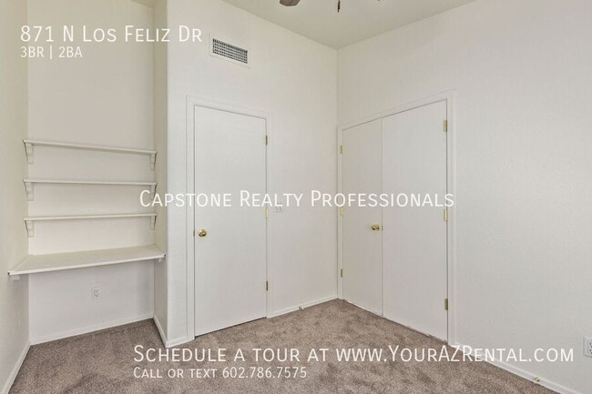 Building Photo - 871 N Los Feliz Dr