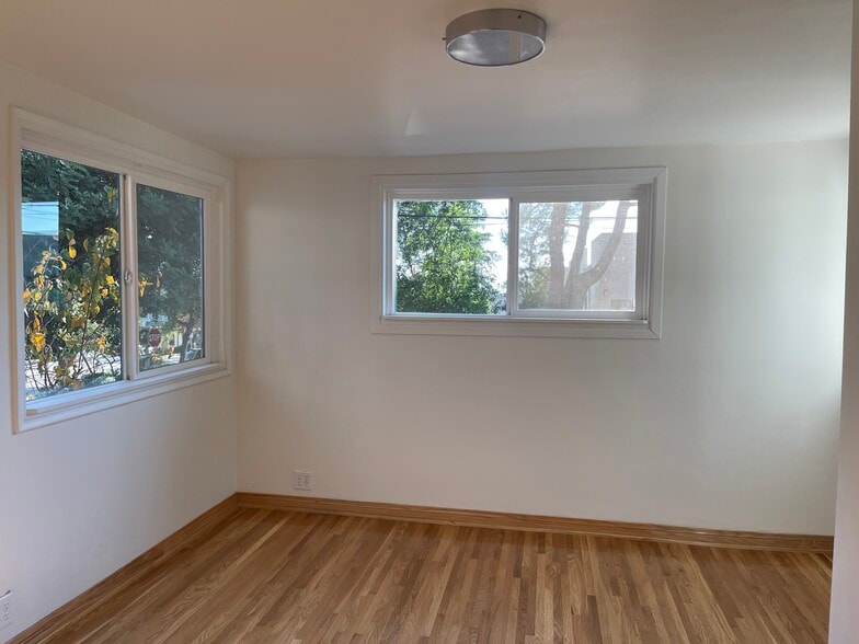 Bedroom 2 - 147 N Baldwin Ave