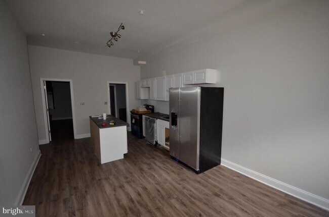 Building Photo - 2018 N Calvert St