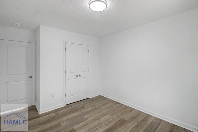 Building Photo - 20-B1 Frasier Ln SW