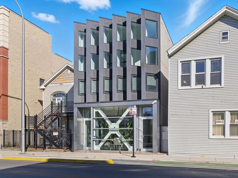 Building Photo - 2012 W Grand Ave