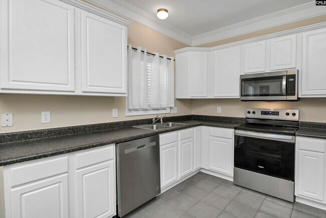 Building Photo - 304 Hampton Forest Drive