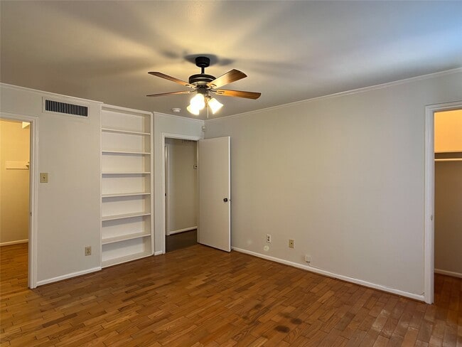 Building Photo - 1601 S Shepherd Dr