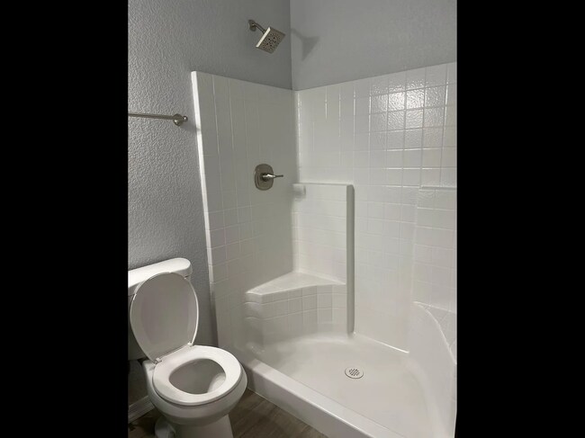 Building Photo - 640 S 1st Ave