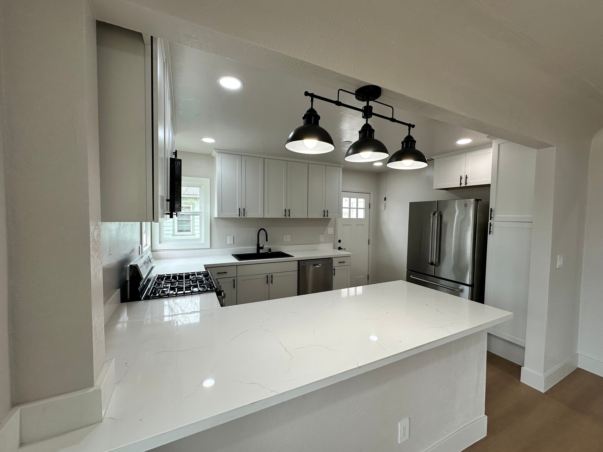 Building Photo - 534 Alicante Dr