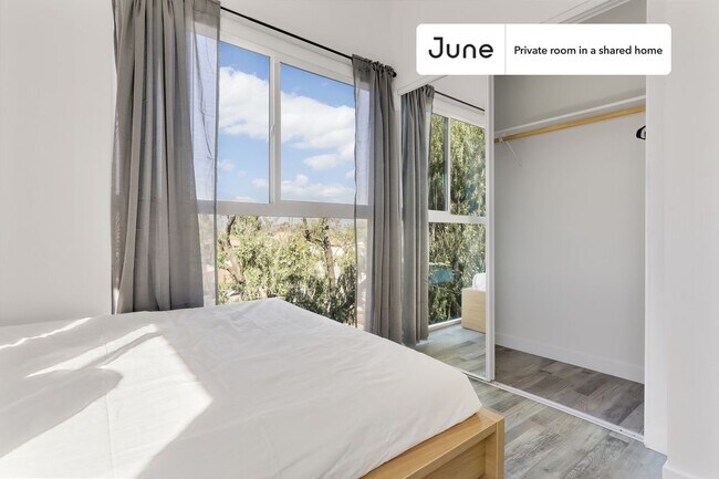 Building Photo - Room in Shared 5 bed/7 bath home