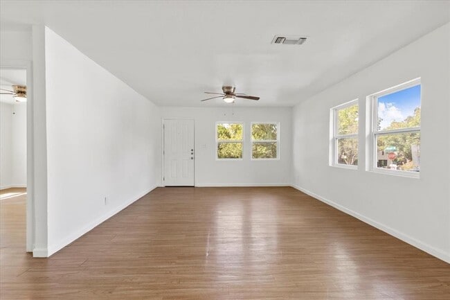 Building Photo - 1801 Travis Heights Blvd