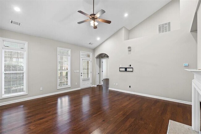 Building Photo - 5551 Wood Vale Ct