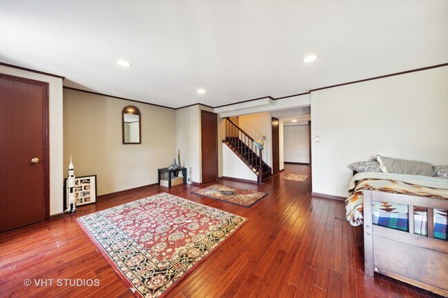 Building Photo - 2085 S Lincoln Ave