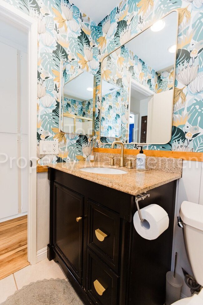 Building Photo - Beautifully Upgraded 3 Bed / 2 Bath Home –...