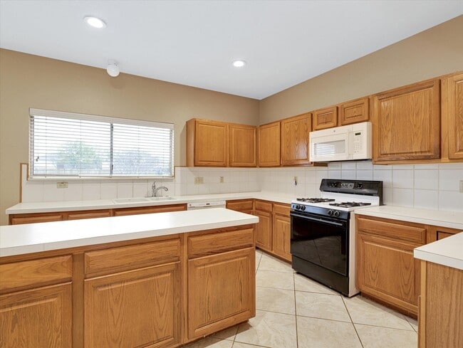 Building Photo - 16423 Ash Point Ln