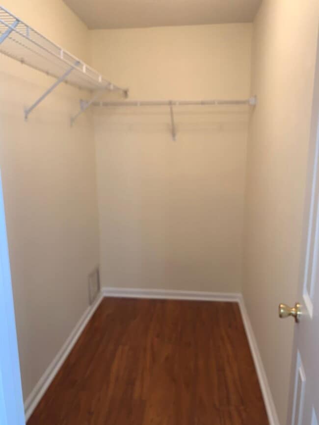 Building Photo - 3 bed 2 bath