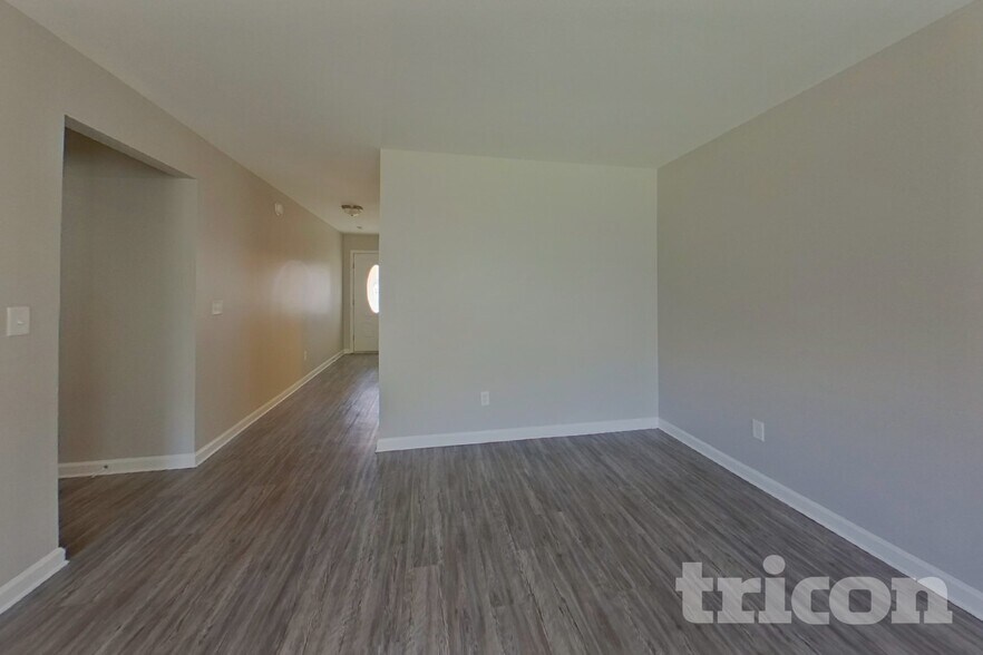 Building Photo - 304 Longfellows Ln