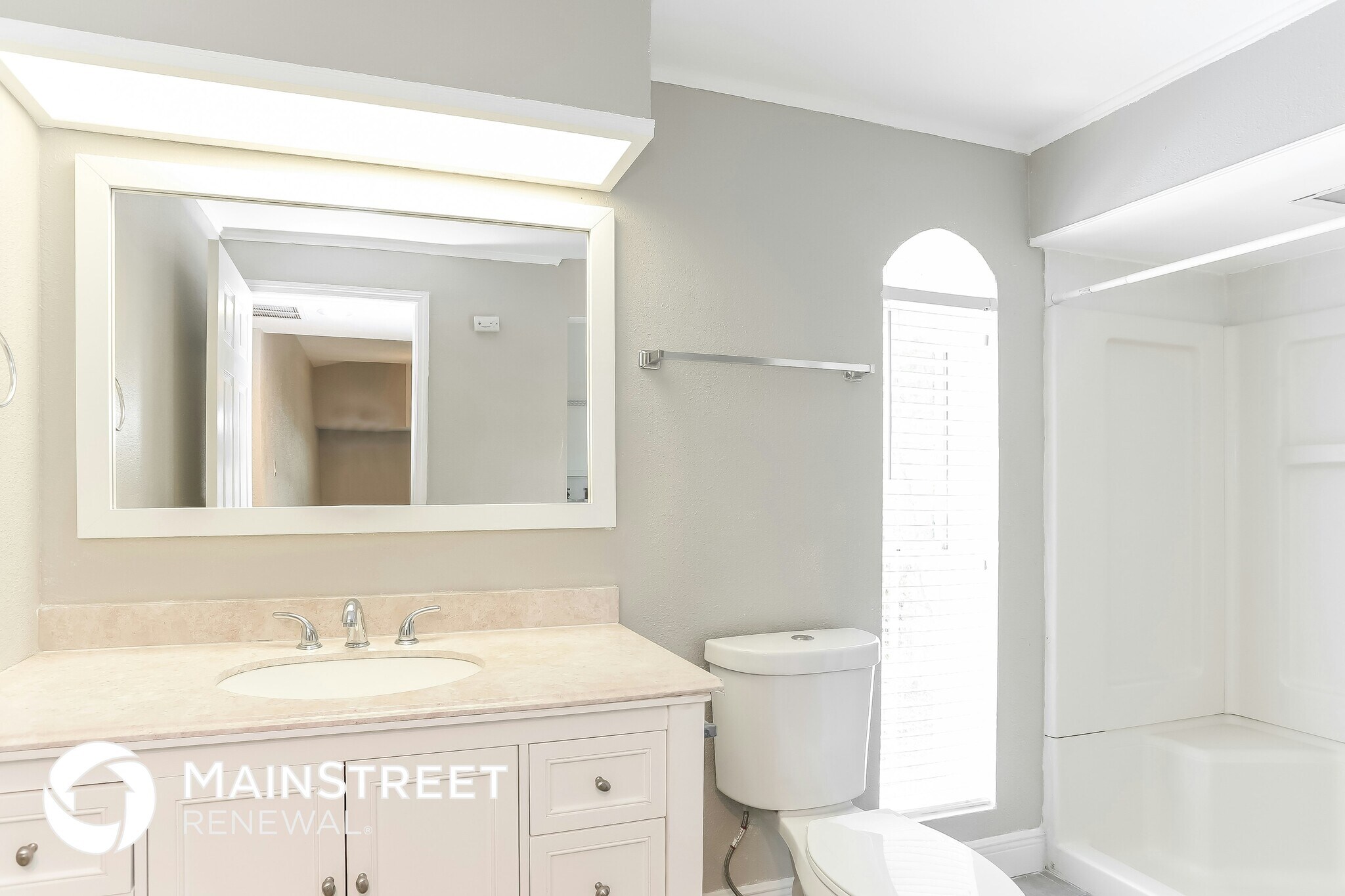 Building Photo - 701 Brookside Dr