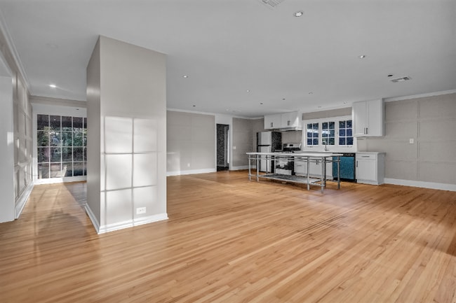 Building Photo - 895 Greg Dr