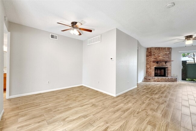 Building Photo - 2800 Jeanetta St