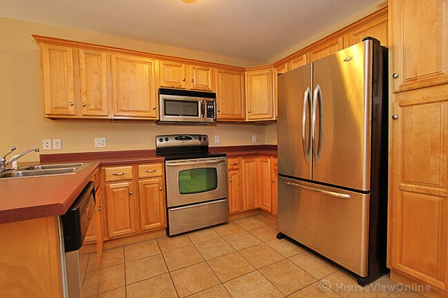 Building Photo - Travelers Way 2479/2481