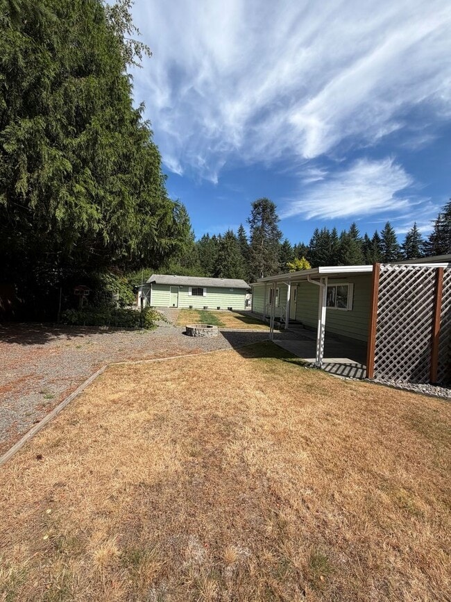 Building Photo - Updated 2 bedroom 2 bath manufactured home