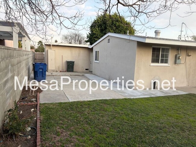 Building Photo - 733 N El Dorado Ave