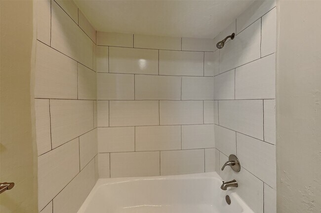 Building Photo - 5307 Summerfield Ln